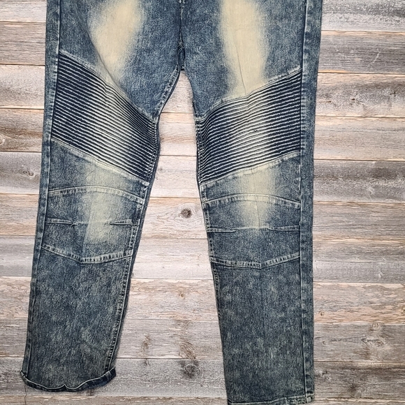 Rocawear Men's Stonewashed Jeans - Picture 5 of 5